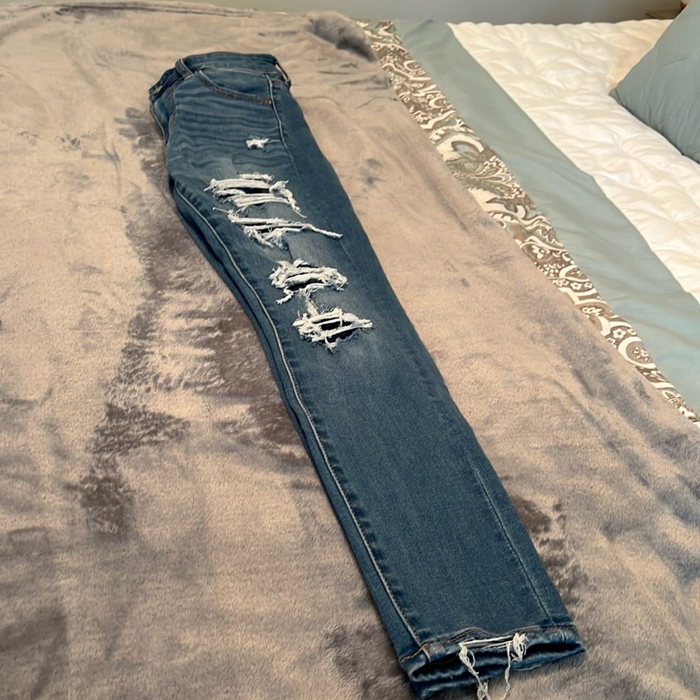 American eagle jeans, size 4 short “next level stretch”